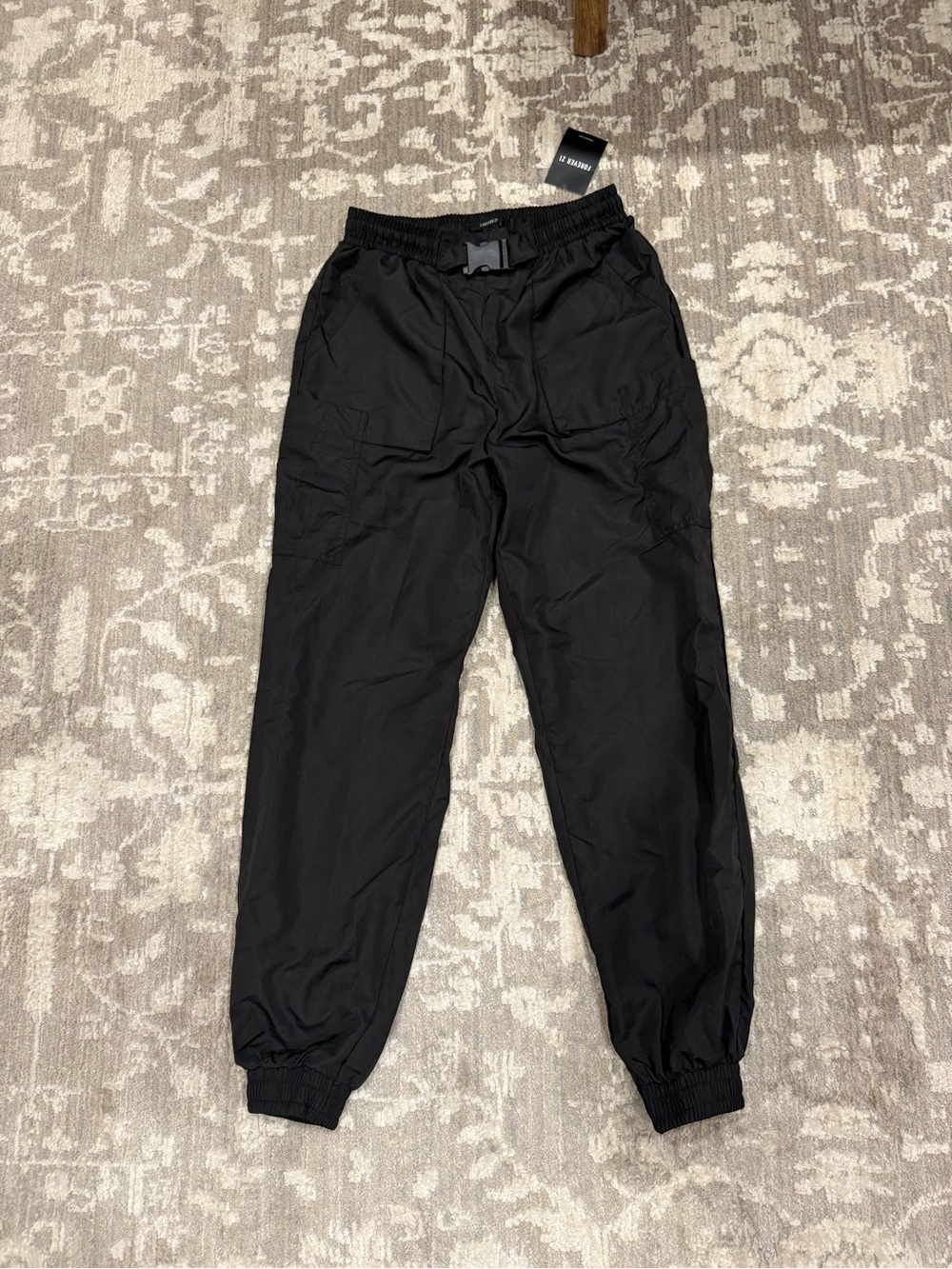 NWT Women’s lightweight Black Tech Cargo Jogger Pants size small